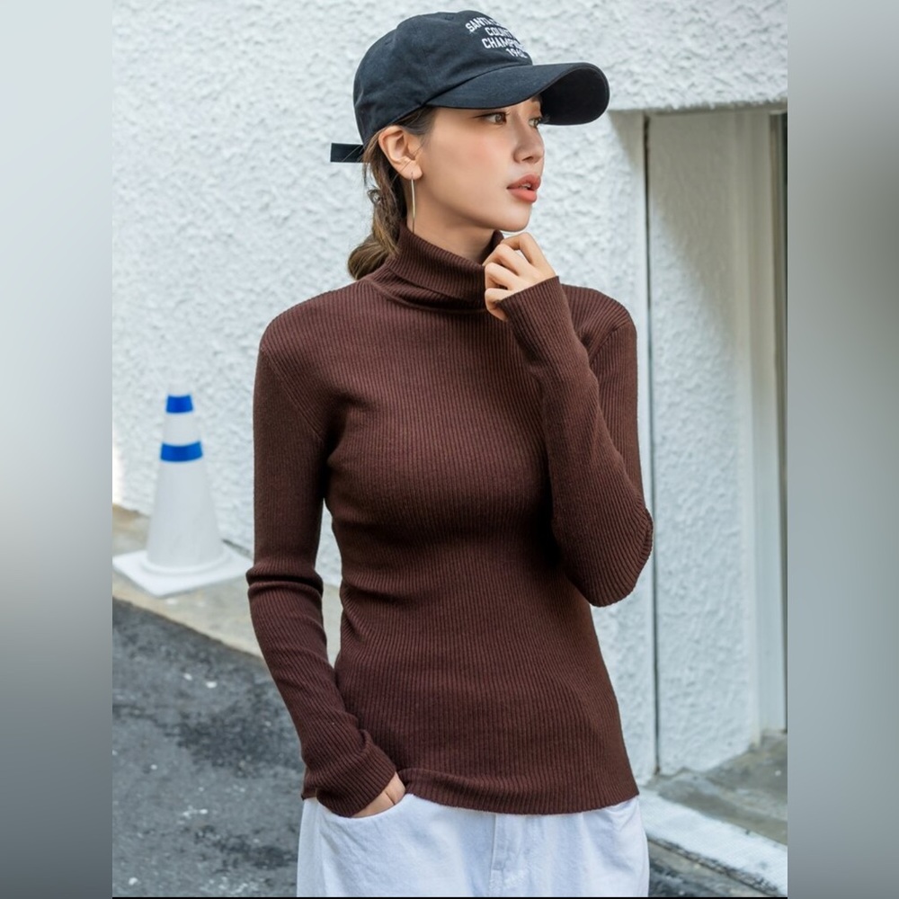 DAZY Ribbed Knit Turtleneck Sweater